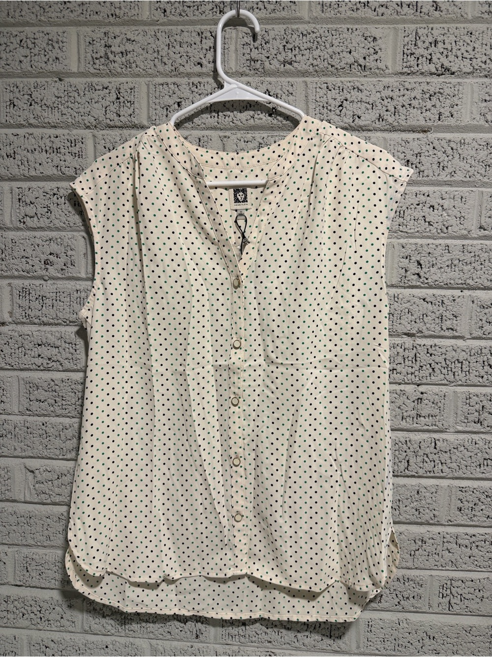 Anne Klein Cream Sleeveless Button-Front Polka Dot Blouse